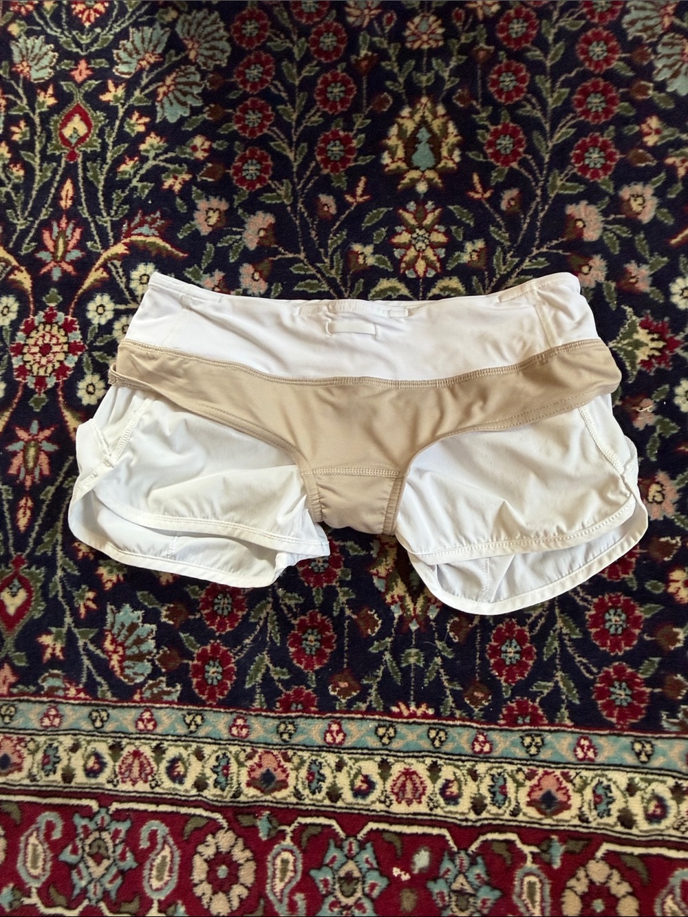 Lululemon Speed Short (Original) White, size 4, 2-way stretch - Picture 6 of 10